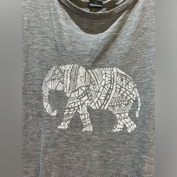 Old Navy Grey tank top - Picture 3 of 4